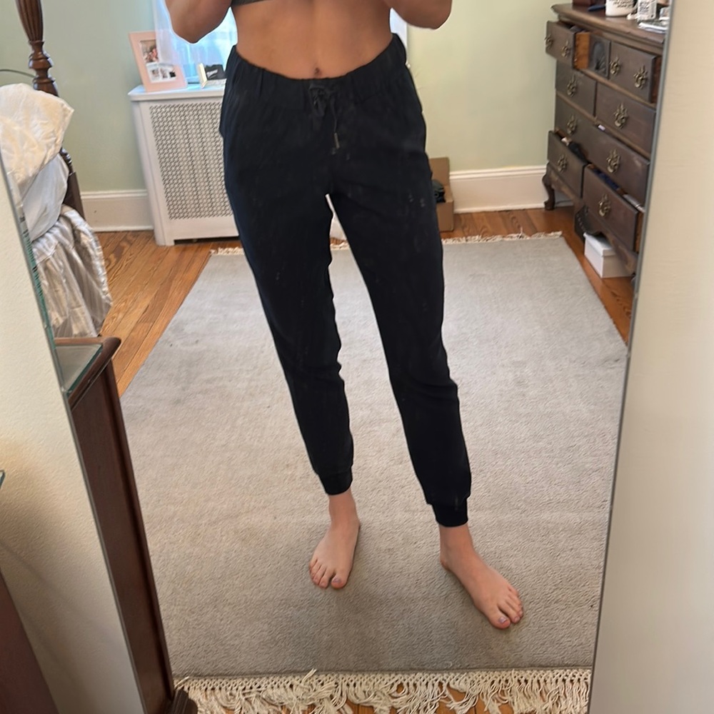 Lululemon on the fly jogger
